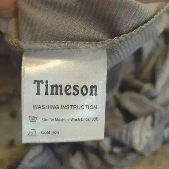 Timeson Women's Gray Poly/Spandex Floral Relaxed Fit Top NEW - Picture 13 of 14